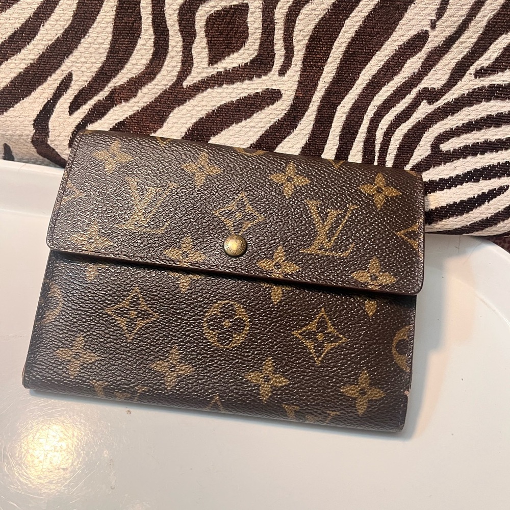 Louis Vuitton Brown Monogram Passport /Wallet